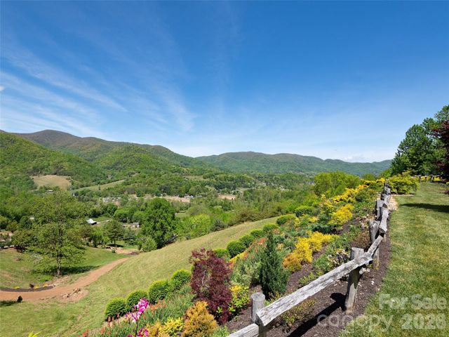 201 Flowering Ridge, Canton, NC 28716
