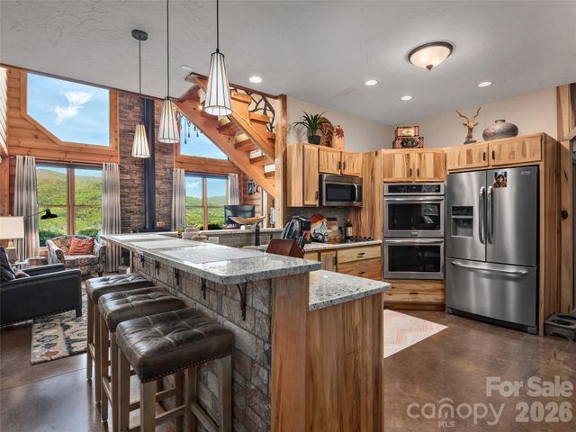 201 Flowering Ridge, Canton, NC 28716