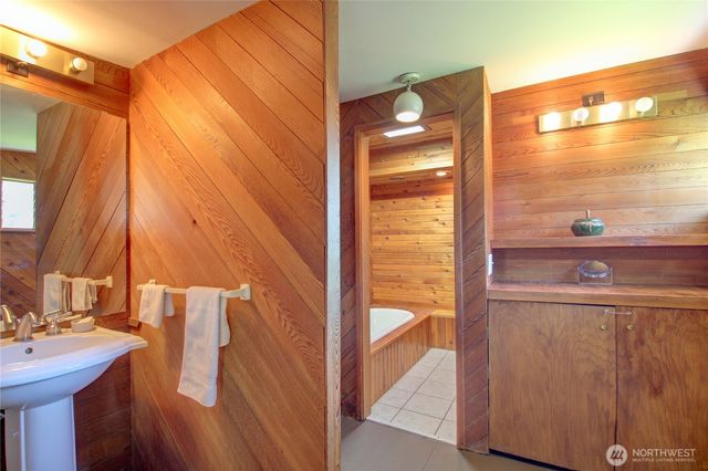 4607 Anaco Beach Road, Anacortes, WA 98221