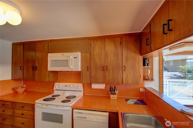 4607 Anaco Beach Road, Anacortes, WA 98221