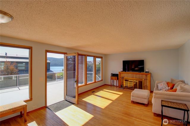 4607 Anaco Beach Road, Anacortes, WA 98221