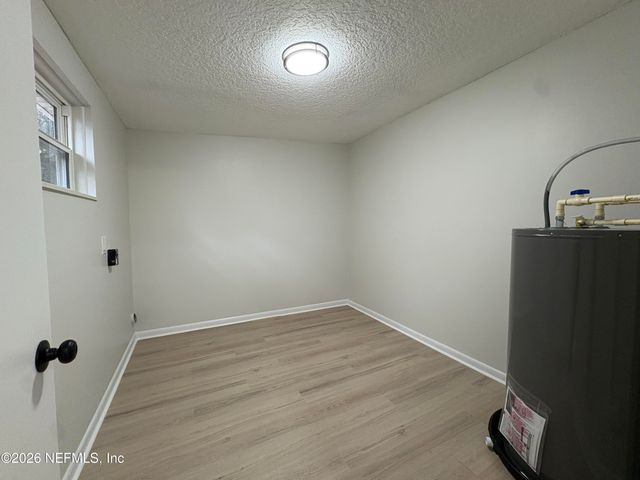 2819 LAUDERDALE Drive E, Jacksonville, FL 32277