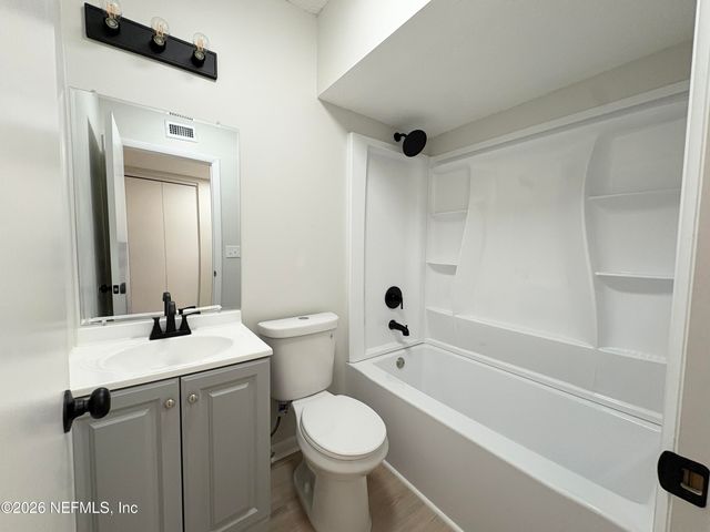 2819 LAUDERDALE Drive E, Jacksonville, FL 32277