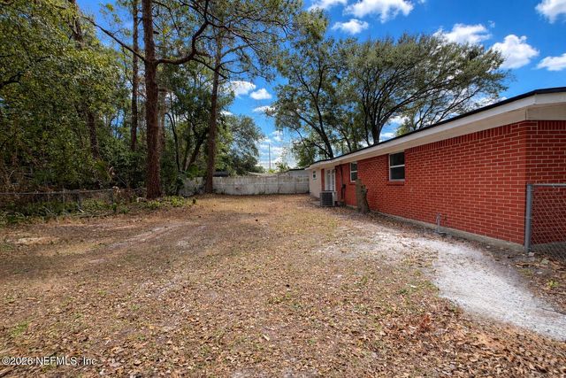 2819 LAUDERDALE Drive E, Jacksonville, FL 32277