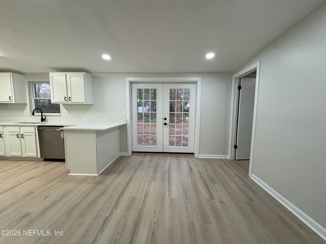 2819 LAUDERDALE Drive E, Jacksonville, FL 32277