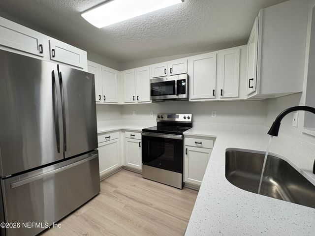 2819 LAUDERDALE Drive E, Jacksonville, FL 32277