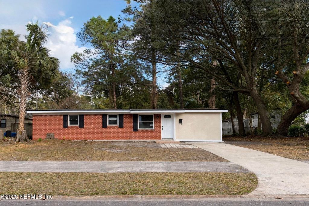 2819 LAUDERDALE Drive E, Jacksonville, FL 32277