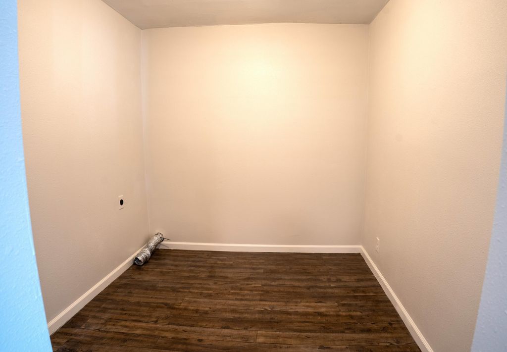 Image 11 of property listing at 202 S Burleson Street, Eden, TX 76837