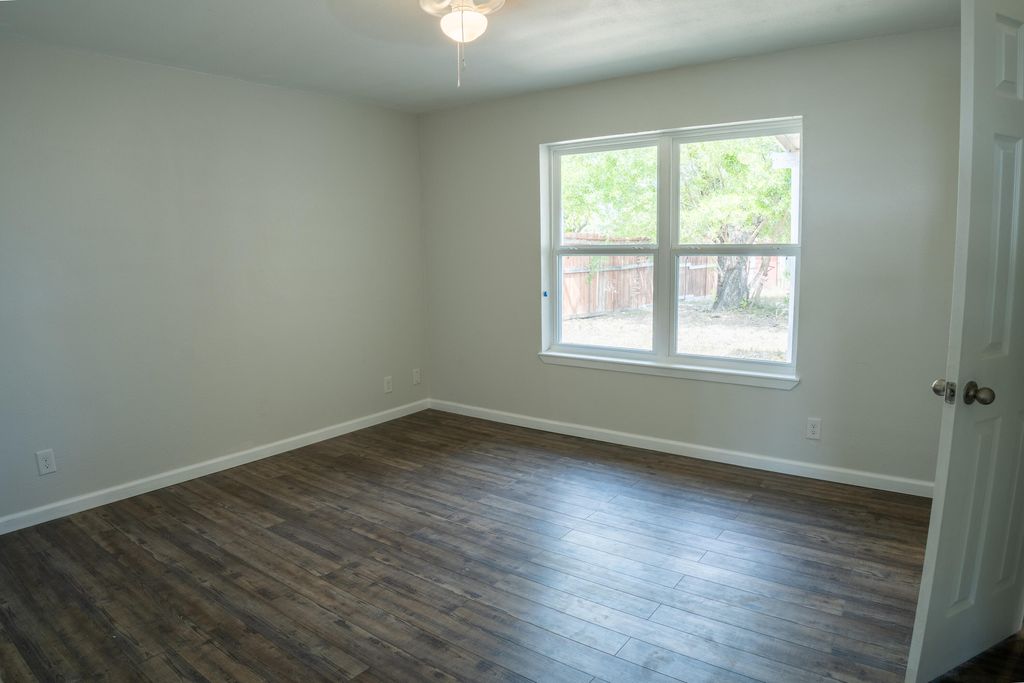 Image 14 of property listing at 202 S Burleson Street, Eden, TX 76837