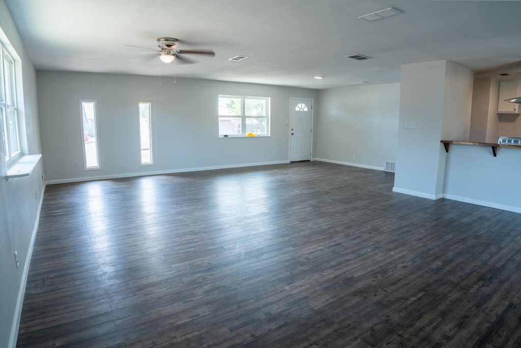 Image 8 of property listing at 202 S Burleson Street, Eden, TX 76837