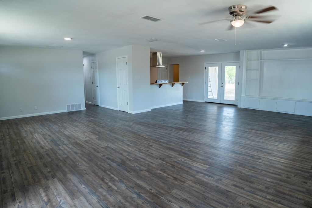 Image 9 of property listing at 202 S Burleson Street, Eden, TX 76837