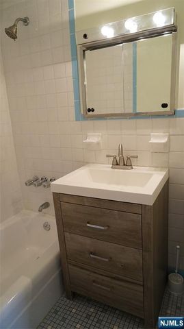 403 Anderson 4 B, Fairview, NJ 07022