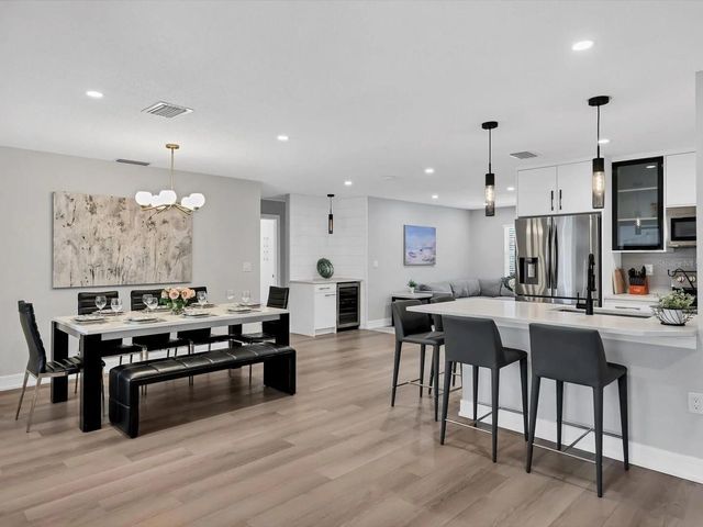 2428 WHIPPOORWILL CIRCLE, Sarasota, FL 34231