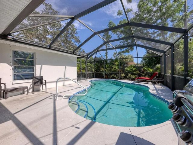 2428 WHIPPOORWILL CIRCLE, Sarasota, FL 34231