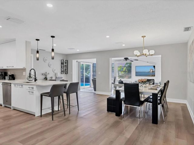 2428 WHIPPOORWILL CIRCLE, Sarasota, FL 34231