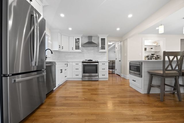 16 Marion Rd, Weymouth, MA 02191