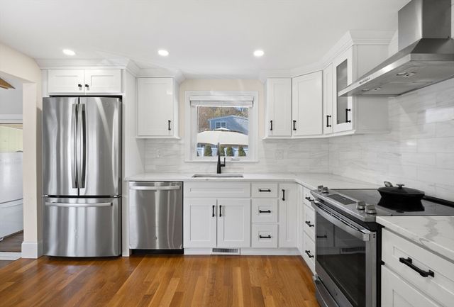 16 Marion Rd, Weymouth, MA 02191