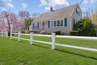 16 Marion Rd, Weymouth, MA 02191