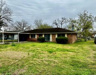 1008 Brockman Street, Sweeny, TX 77480