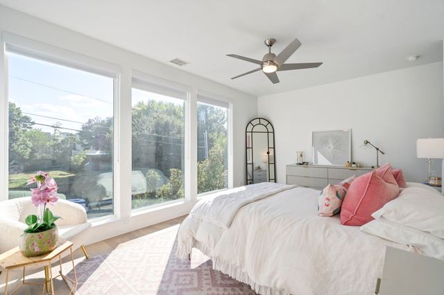 3517 Edgewater Street, Dallas, TX 75205