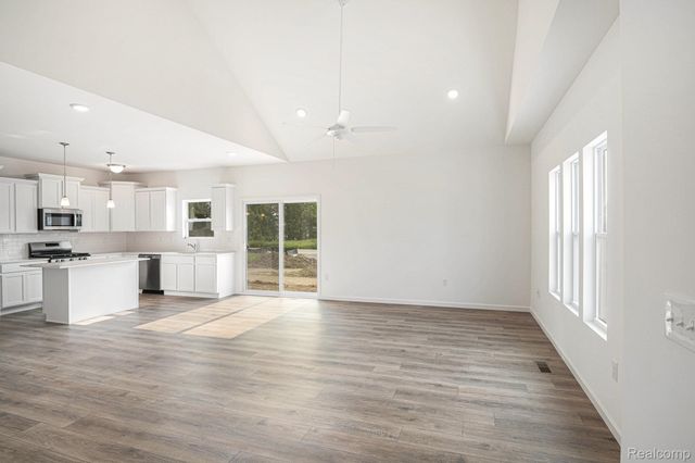 380 Dorchester Drive, Howell, MI 48855