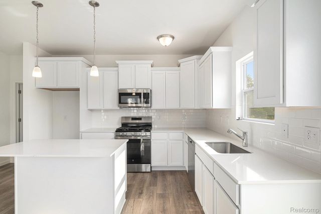 380 Dorchester Drive, Howell, MI 48855