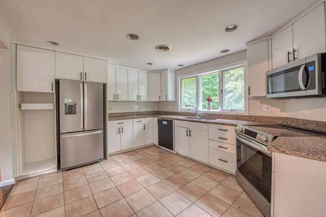 7 Laurel Road, Sharon, MA 02067