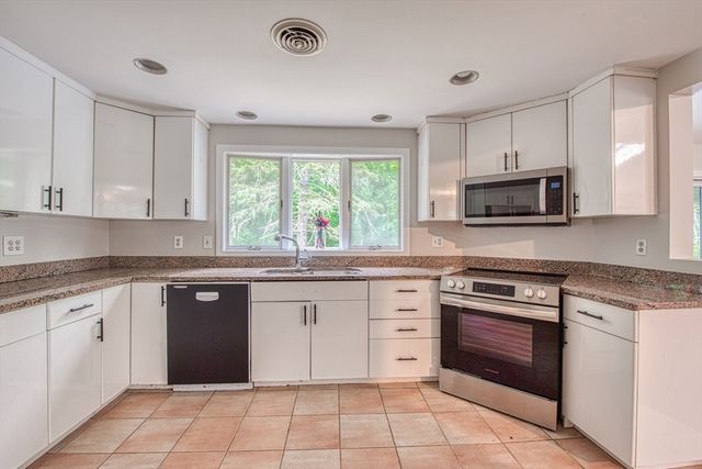 7 Laurel Road, Sharon, MA 02067