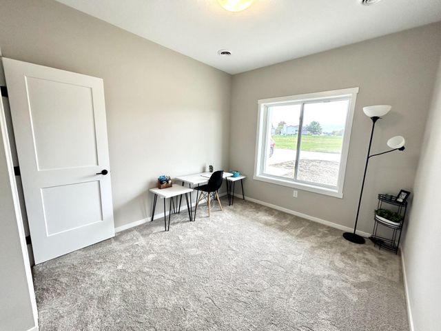 852 Bucknell Lane SE, Stewartville, MN 55976