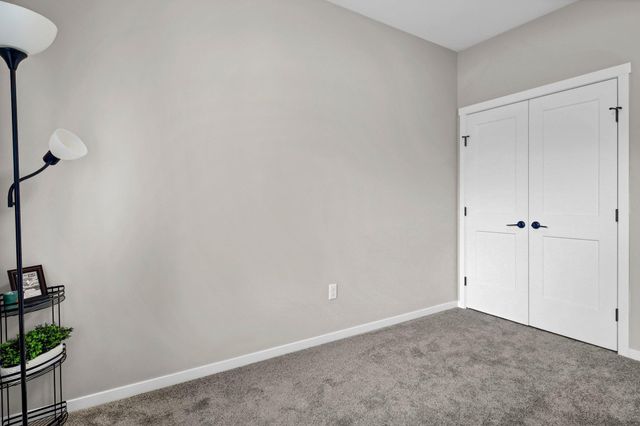 852 Bucknell Lane SE, Stewartville, MN 55976