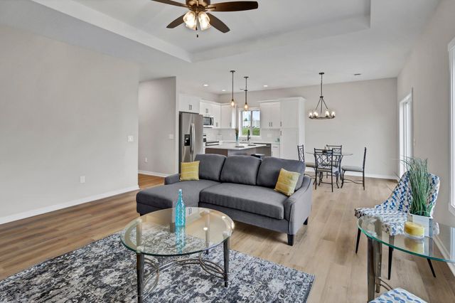 852 Bucknell Lane SE, Stewartville, MN 55976