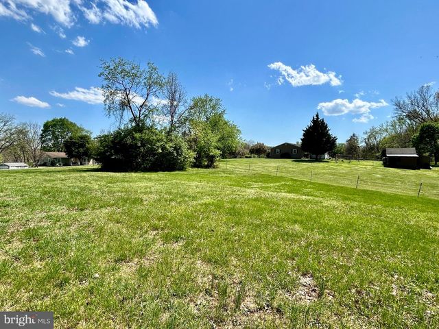 811 CONSERVATION DR, Hedgesville, WV 25427