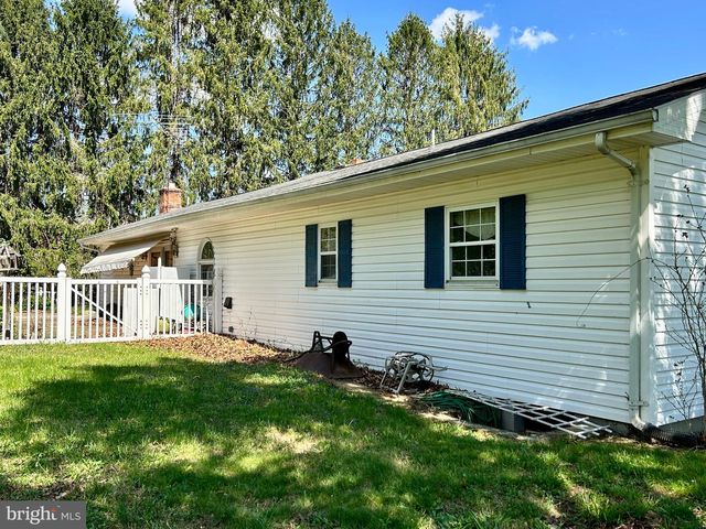811 CONSERVATION DR, Hedgesville, WV 25427