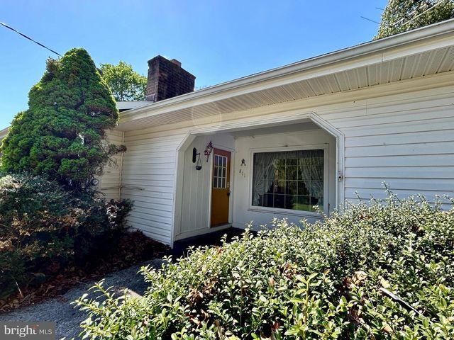 811 CONSERVATION DR, Hedgesville, WV 25427