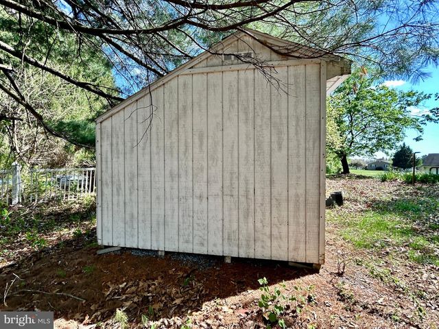 811 CONSERVATION DR, Hedgesville, WV 25427