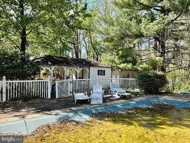 811 CONSERVATION DR, Hedgesville, WV 25427