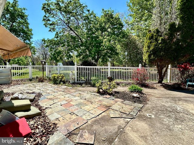 811 CONSERVATION DR, Hedgesville, WV 25427
