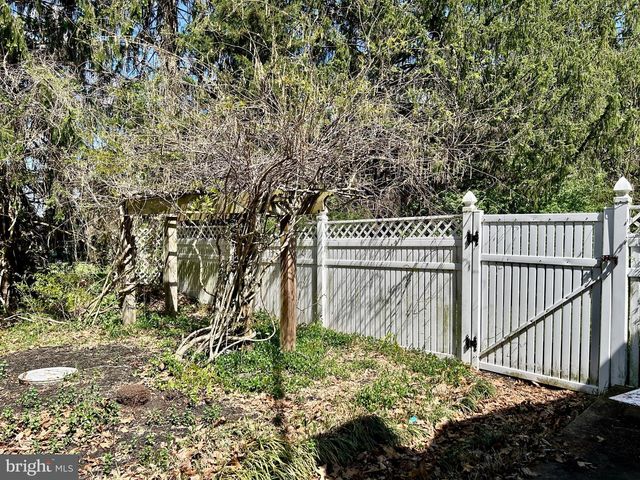 811 CONSERVATION DR, Hedgesville, WV 25427