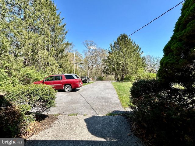 811 CONSERVATION DR, Hedgesville, WV 25427