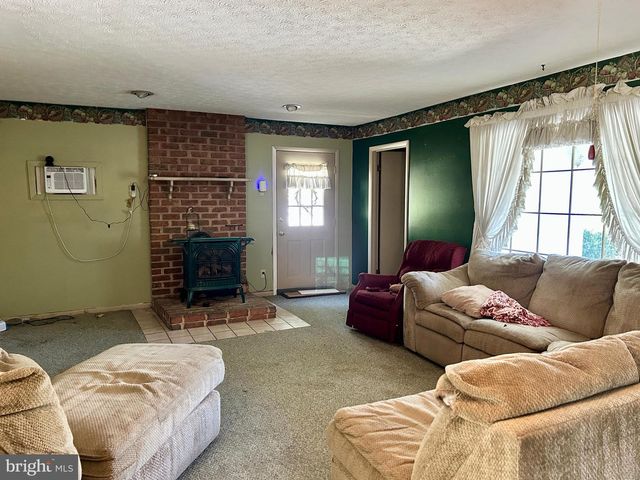811 CONSERVATION DR, Hedgesville, WV 25427