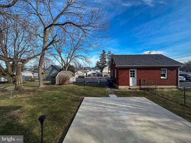 36 N COLLEGE ST, Palmyra, PA 17078