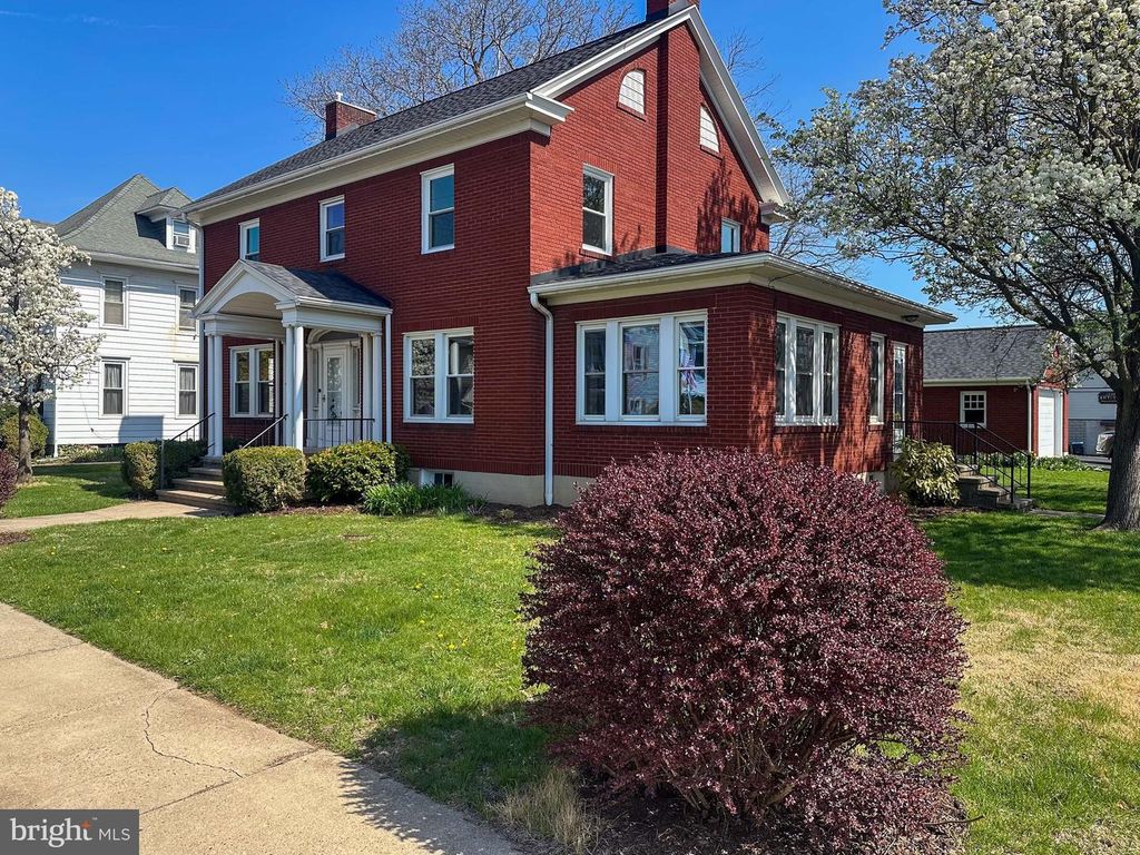 36 N COLLEGE ST, Palmyra, PA 17078