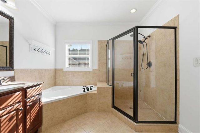 934 Delaronde Court, Atlanta, GA 30328