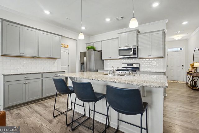 723 Woodstock Grove Drive, Woodstock, GA 30188