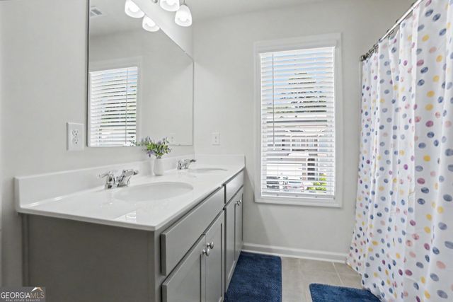 723 Woodstock Grove Drive, Woodstock, GA 30188