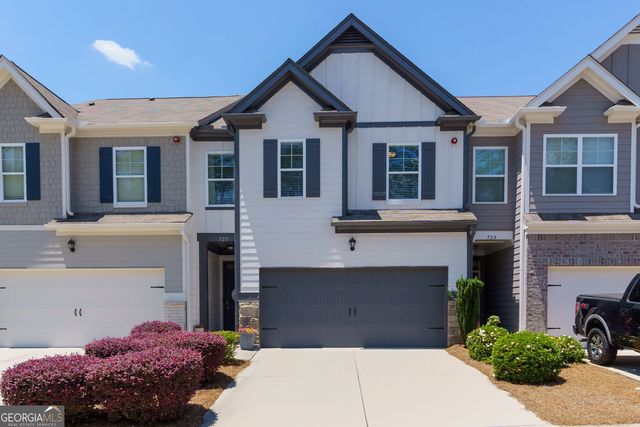 723 Woodstock Grove Drive, Woodstock, GA 30188