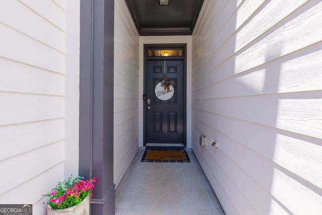 723 Woodstock Grove Drive, Woodstock, GA 30188