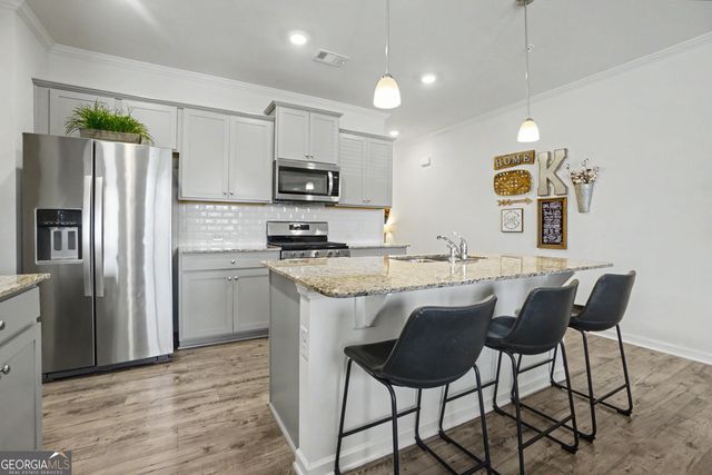 723 Woodstock Grove Drive, Woodstock, GA 30188