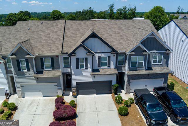 723 Woodstock Grove Drive, Woodstock, GA 30188