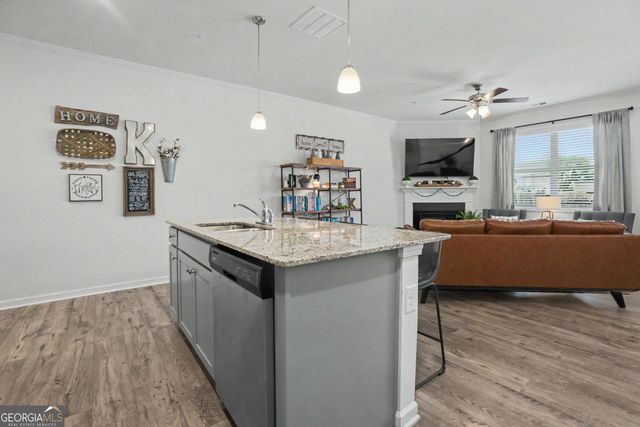 723 Woodstock Grove Drive, Woodstock, GA 30188